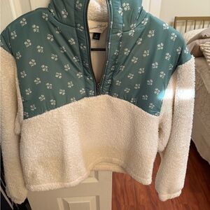 Green and White Floral Pullover